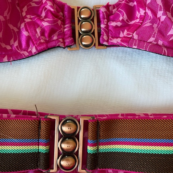 Kenneth Cole Bikini with attached skirt - Picture 5 of 6